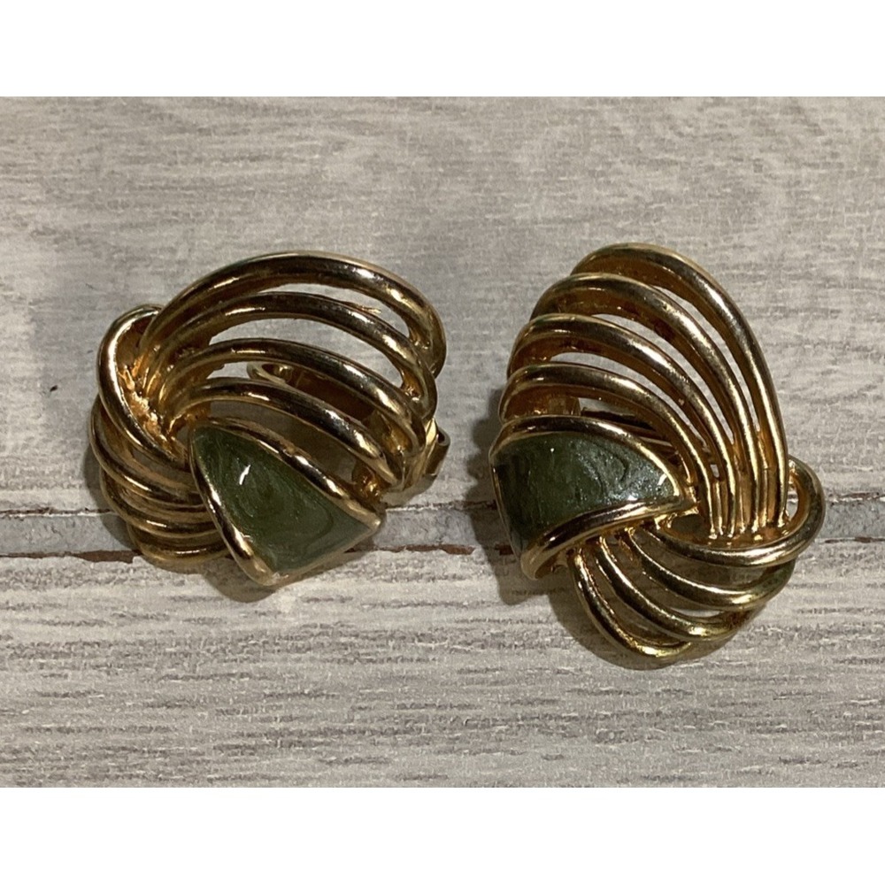 Goldtone‎ Clip On Earrings w/ Green Enamel Swirl Accent Textured Vintage A17